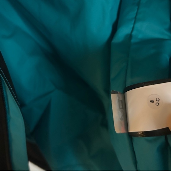 THE NORTH FACE Garner Triclimate Ski Jacket in Enamel Blue/TNF Black/Enamel Blue - Picture 16 of 16